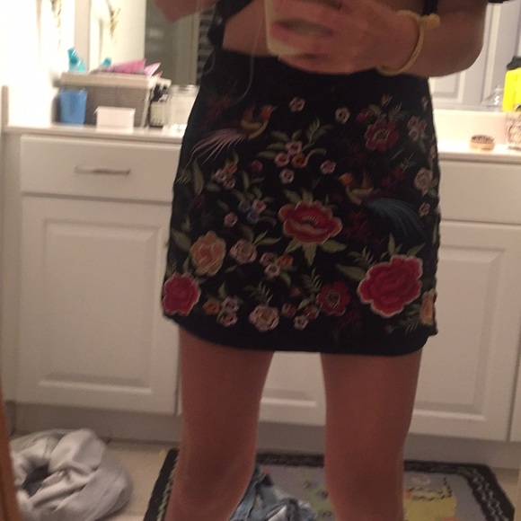 floral skirt - Picture 2 of 3